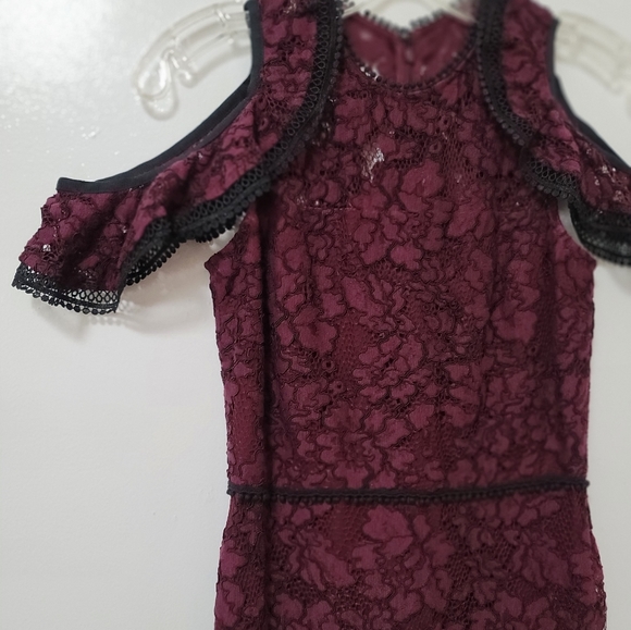 Alexis X Revolve Evie Lace Ruffle Midi Dress Burgundy Cold Shoulder Size XS - Picture 6 of 16